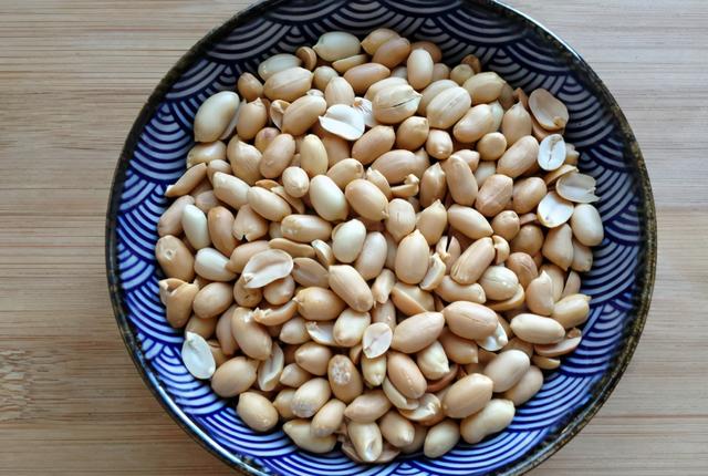 花生黑芝麻酱的做法，黑芝麻花生酱怎么做（自制花生芝麻酱）