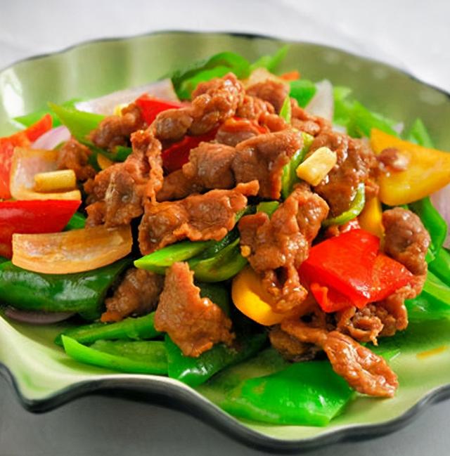 姜葱炒牛肉怎样炒肉才会嫩,姜炒牛肉怎么炒才嫩(别直接放盐和料酒腌制