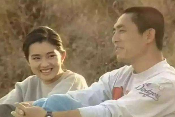 巩俐为何与二任丈夫离婚，巩俐被张艺谋