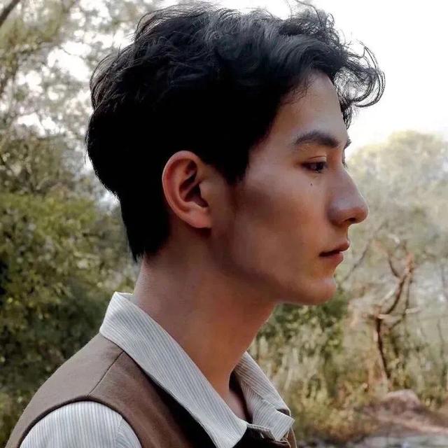 林知晚  个性超帅气男头，微信头像，林知晚  个性超帅气男头（超多个性、帅气男生头像任你选）