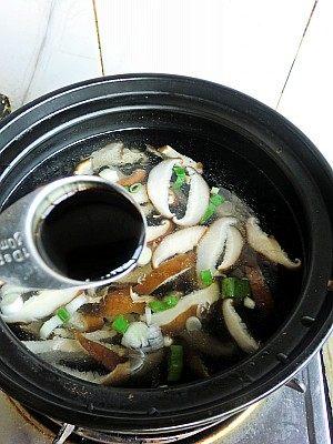 酸辣豆腐汤做法，最简单的豆腐汤（酸辣香菇豆腐汤这样做）