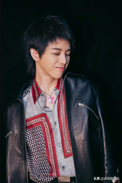 男生非主流发型(华晨宇的发型阳光帅气) - 赤虎壹号