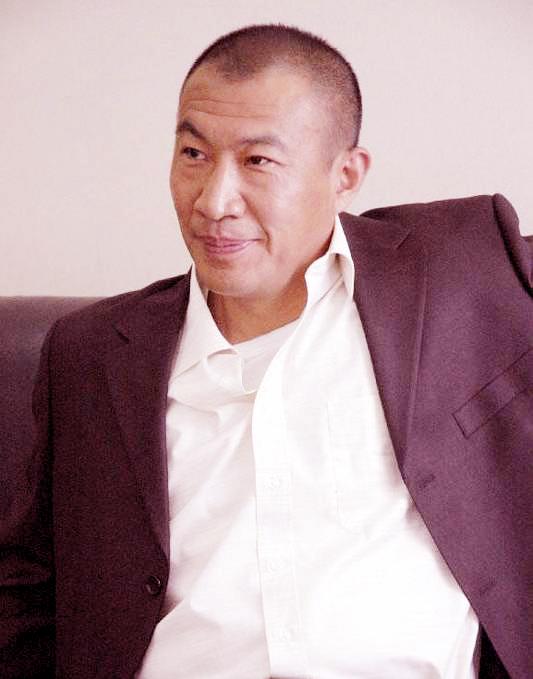 石兆琪：上世纪80年代走红，荧屏硬汉也柔情