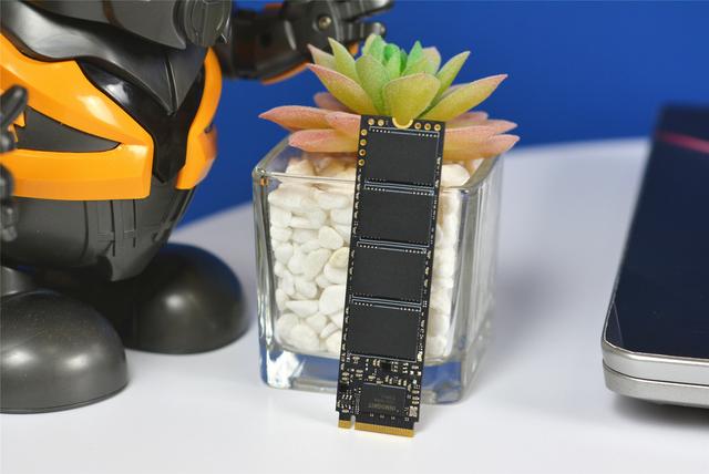 1t硬盘实际多少g，1T硬盘的实际容量是多少（固态硬盘让老式笔记本重新起飞）