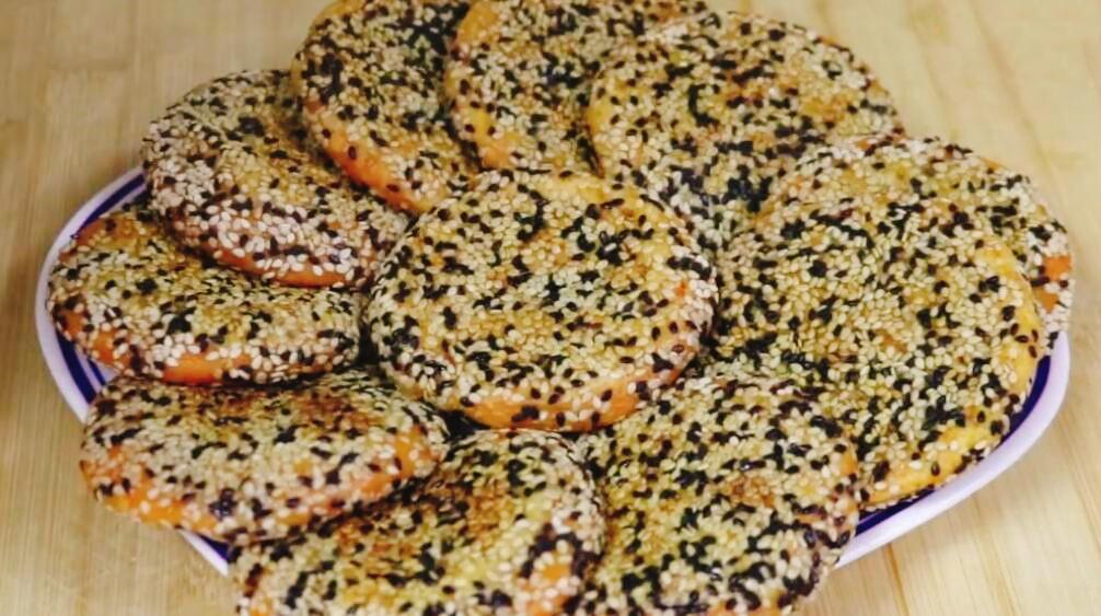 【胡蘿卜餅】做法步驟圖 加2個雞蛋 常吃眼睛亮長得高-起舞食譜網(wǎng)