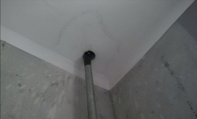 楼上漏水如何补漏，房顶漏水如何补救（这些办法都能解决）