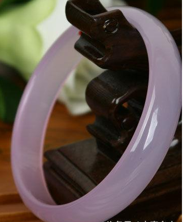 蓝田玉是什么玉，陕西蓝田玉都有什么玉（如何鉴别陕西蓝田玉的真假）