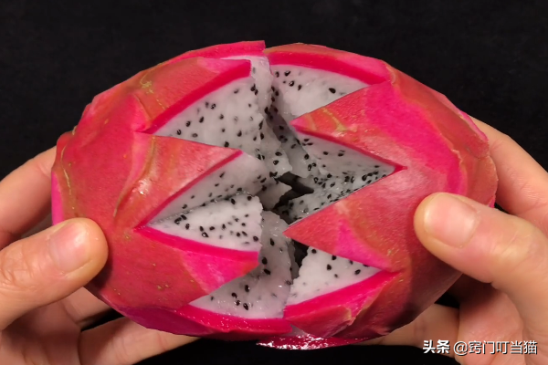 怎么切火龙果简单又好看，怎么切火龙果简单又好看视频（用这2招切火龙果）