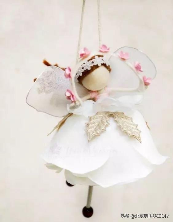 家里的假花怎么处理掉，室内有假花怎么办（一根铁丝一个球就能让她惊艳无比）