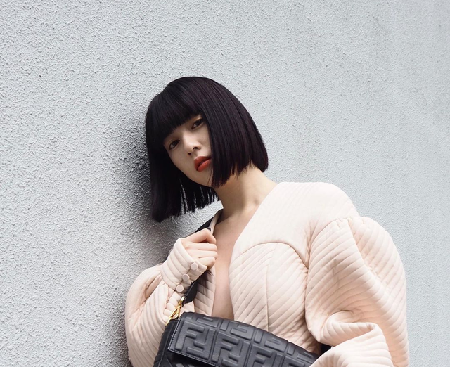 小脸适合什么发型，小脸女生适合什么发型（五款小脸发型推荐，显瘦又减龄）