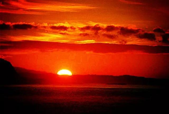 落日晚霞朋友圈背景，落日晚霞朋友圈背景图（朋友圈背景图）