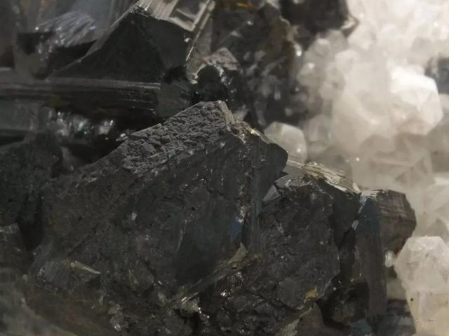 正向抽空四角锥网架，四方锥的杂化类型（假期出游如何鉴定矿物）