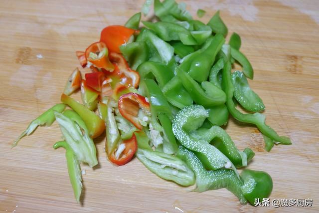 猪肝怎么炒好吃，猪肝怎么炒好吃做好吃（晚上炒了一盘猪肝）