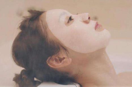 面膜用完后要洗脸吗，用完面膜后要不要洗脸（用完面膜之后要洗脸么）