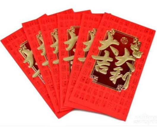 见面礼什么时候给女方，见面礼什么时候给女方比较合适（双方父母第一次见面聊什么）