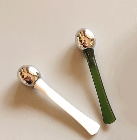 眼袋下面的纹是什么纹，为什么眼睛下面有眼袋纹（你又知道这黑三角是哪吗）