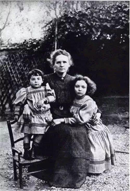 居里夫人是哪个国家的，牛顿是哪个国家的（两获诺贝尔奖的居里夫人）