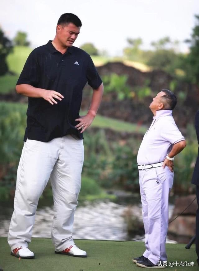 姚明个人资料简介,易建联个人资料简介(爷爷2米03)