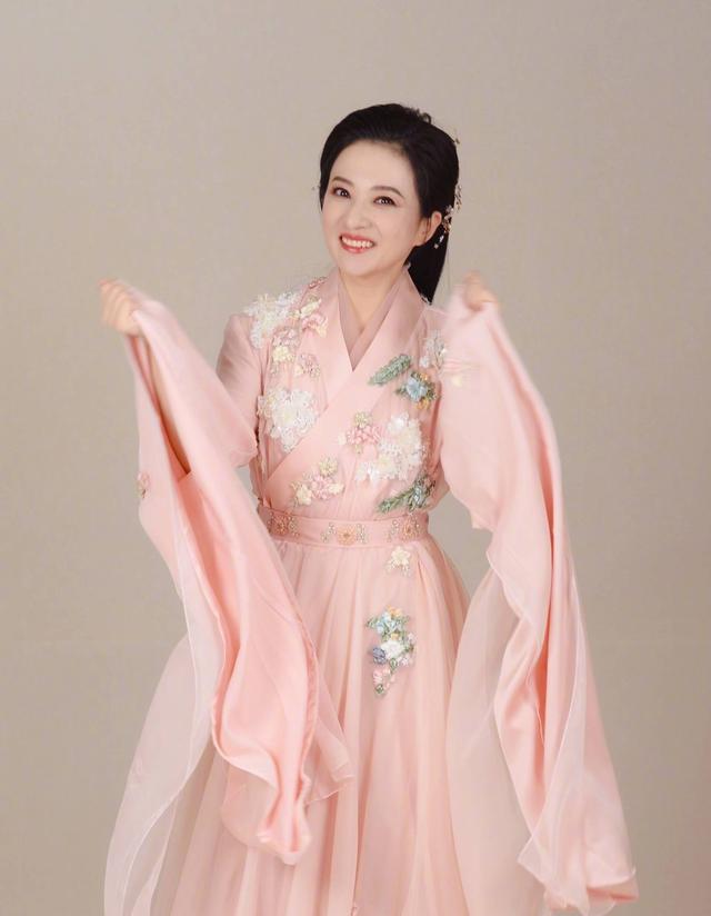 金铭结婚了吗，金铭结婚了吗?她老公是谁（42岁的金铭瘦成大妈）