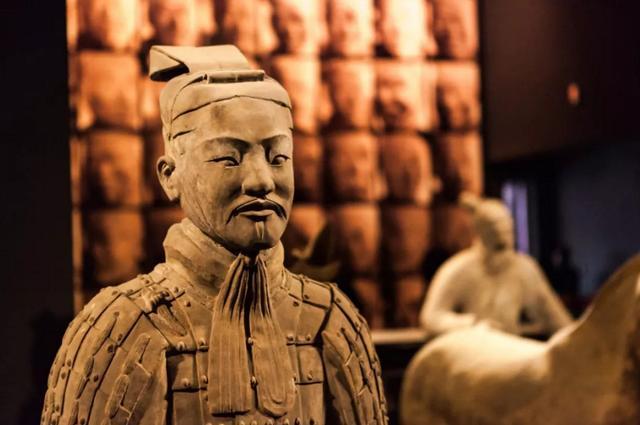 兵马俑的艺术特色，兵马俑有哪些艺术特色（兵马俑为何被称为“第八大奇迹”）