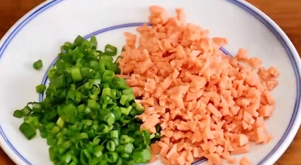 图片[3]-【鸡蛋泡泡】做法步骤图 手不沾面不擀面 外酥里软家人爱吃-起舞食谱网