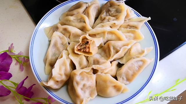 茄子馅饺子的做法，茄子水饺的做法（比肉饺子还香还好吃）