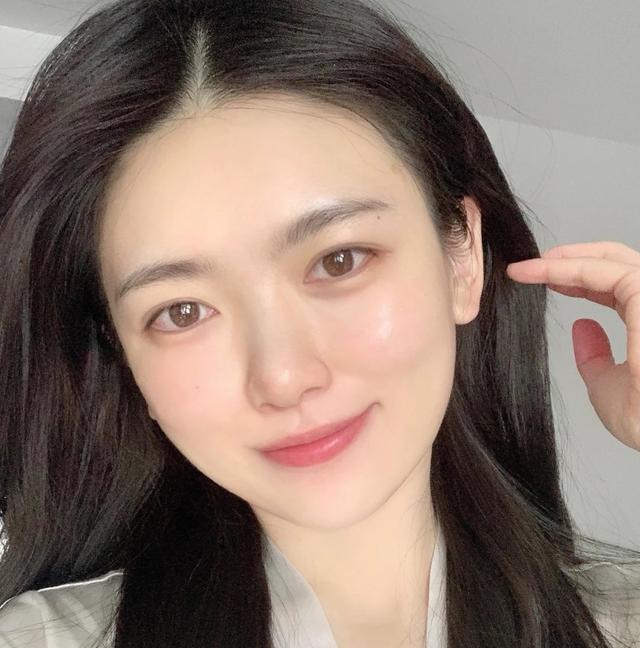 素颜霜到底是什么，素颜霜是什么玩意（有人夸赞有人拉踩的素颜霜到底好不好用）