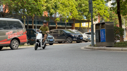 摇摆二轮滑板怎么玩，两轮滑板怎么玩（两千元档也能拥有全能选手）