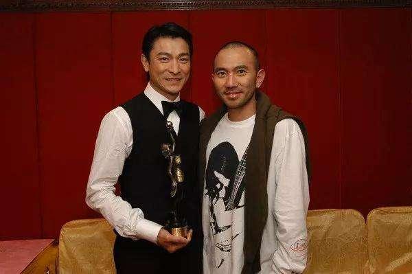 情流感菌歌词，情瘤感菌翻唱那个国家的歌（为梅艳芳创作的《女人花》引用了胡适哪句诗）