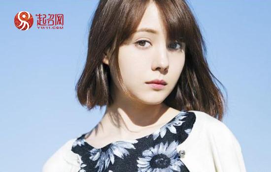 桂冠是什么意思，愚人节代表什么意思（14个森系唯美女生英文名）