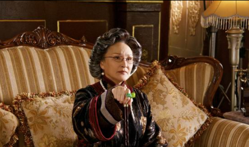庚子风云演员表,姚馨茜(因扮演"太后"被观众熟知)