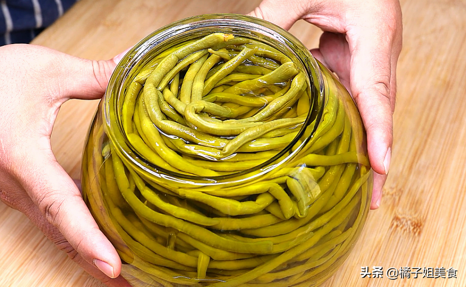 圖片[4]-酸豆角怎么腌制好吃又脆？只要記住這幾點 又酸又脆 比買的好-起舞食譜網