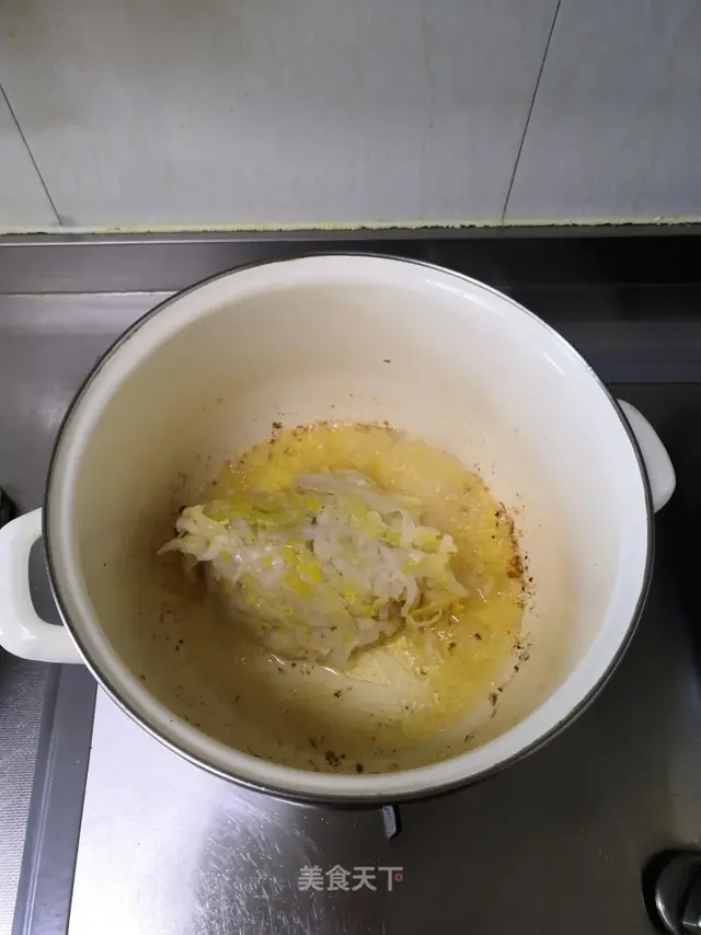 酸菜排骨炖粉条，酸菜排骨炖粉条的做法（口感酸爽很是下饭）