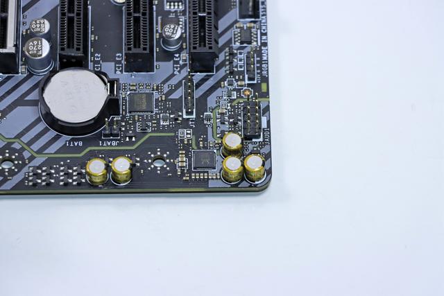 10400f和10400有什么区别，10400f与10400f（谁是 CPU 套装性价比之王）