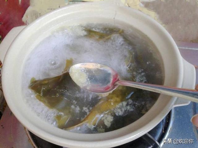 海带土豆炖排骨怎么做，海带土豆炖排骨怎么做好吃窍门（土豆海带排骨汤<可防人体缺钙）