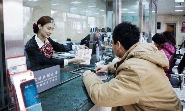 部队文职为什么离职率高，部队文职后悔死了（高薪工作为何留不住人）