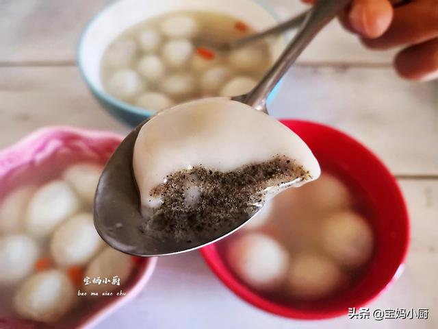 煮汤圆用冷水还是热水，煮汤圆用冷水还是热水下锅（煮汤圆，冷水下锅还是开水下锅）