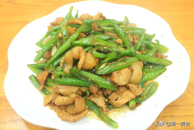 大辣椒炒肉，大辣椒炒肉丝怎么炒（最少调料做出真正好吃的地道农家菜）
