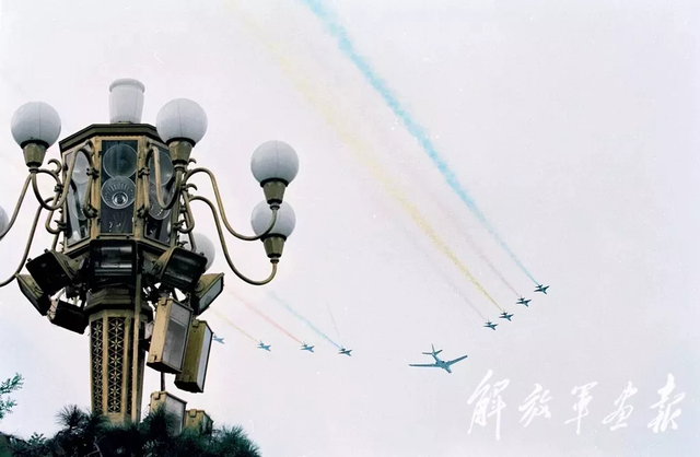 大阅兵几年一次，中国阅兵仪式多久一次（回顾17次阅兵最燃瞬间）