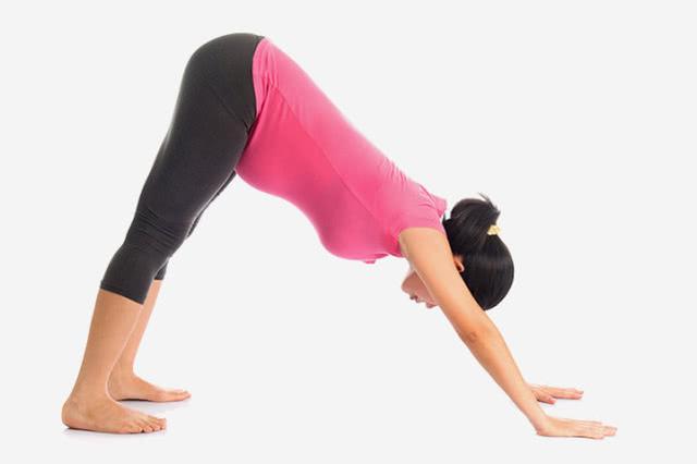 怀孕腰疼怎么办，怀孕腰疼正常吗（轻松缓解孕妇腰酸背痛）