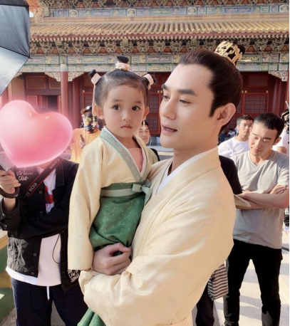 小琉璃是谁演的，琉璃小时候是谁演的（周冬雨驾驭不了“仙界美人”就算了）