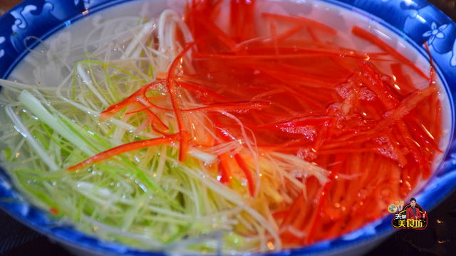 鮰鱼和鲶鱼的区别，鮰鱼和鲶鱼的区别在哪里啊（这种鱼一直被当作是鲶鱼）