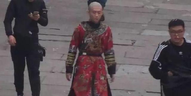 出位江湖电视剧，出位江湖（我第一次看好国内鲜肉演渣男）