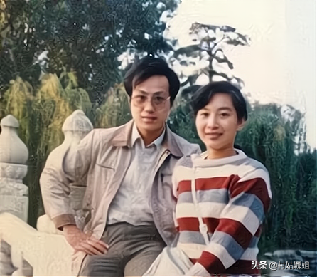 罗京去世讣告，为何墓地却出现怪相
