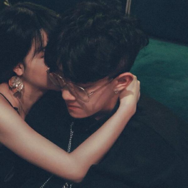 唯美意境情侣头像微信，唯美意境情侣头像（“总会有人陪你在慌乱无序的生活中同步前行”）