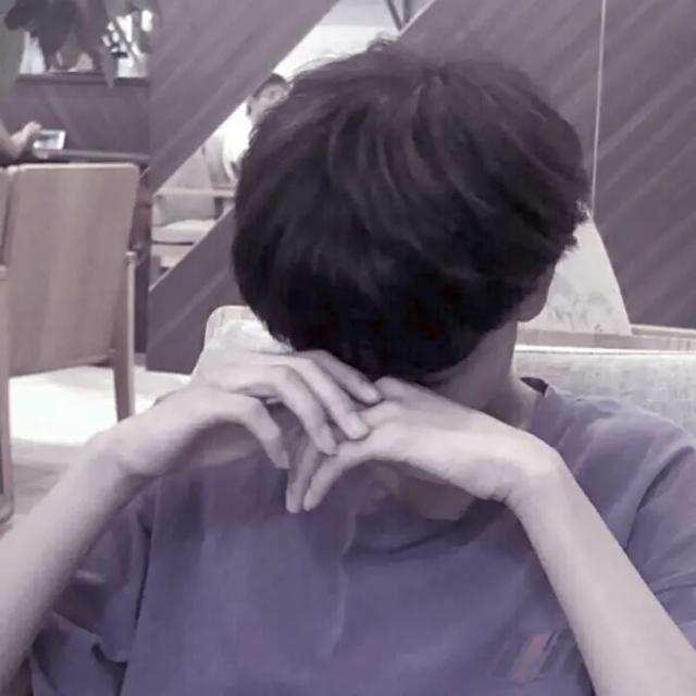 感觉到好炽热，刚好是你经过，微信头像，感觉到好炽热，刚好是你经过（头像丨黄昏中总有那么几个时刻炙热而又深情）