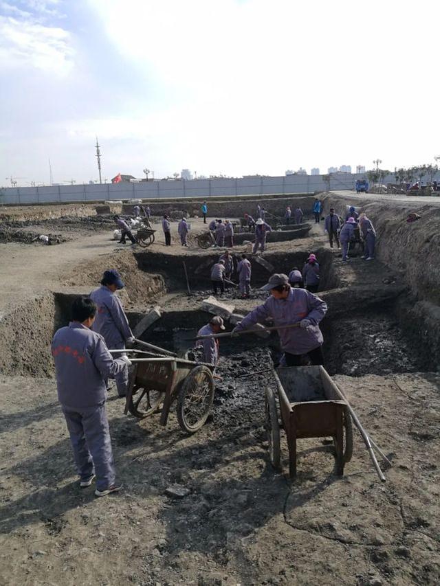 故宫是哪个朝代建的，朝代顺序排列（这里的紫禁城更大，为何没建成）