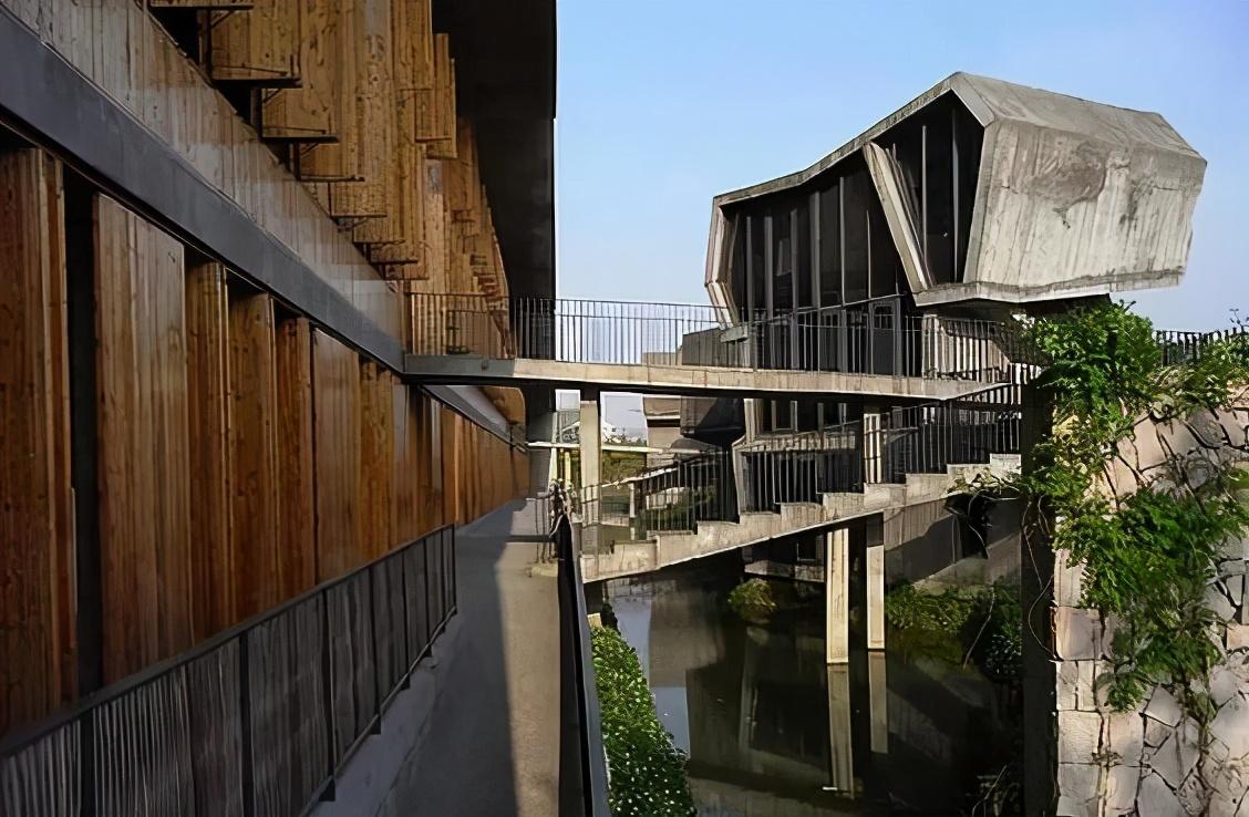 楚雨荨的学校（校园建筑独特的几所高校）