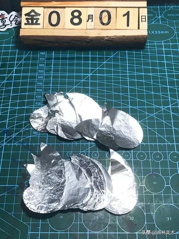 如何用各类树叶制作孔雀贴画，如何用各类树叶制作孔雀贴画视频（创意教程---孔雀手工画）