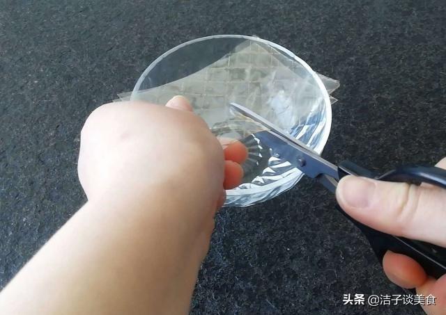 奶油是怎么做成的，怎么做奶油（洁子教你在家里自制淡奶油）